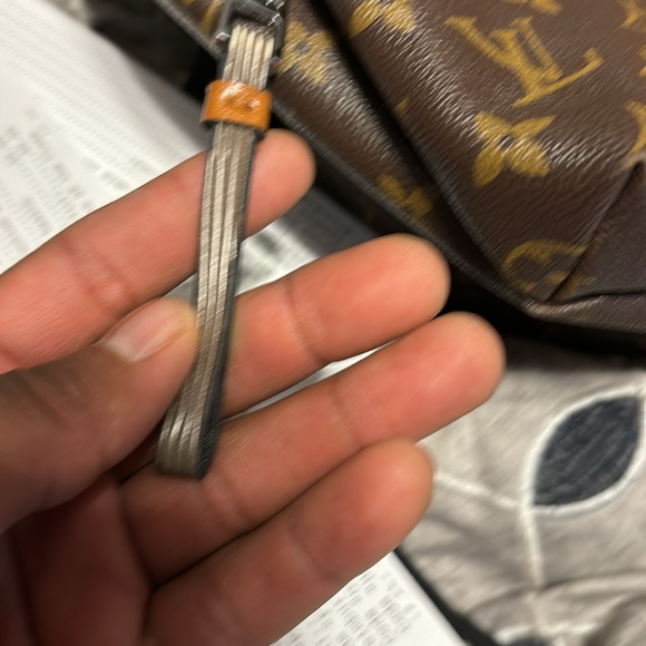 Louis Vuitton Monogram Discovery Backpack - Picture 5 of 17